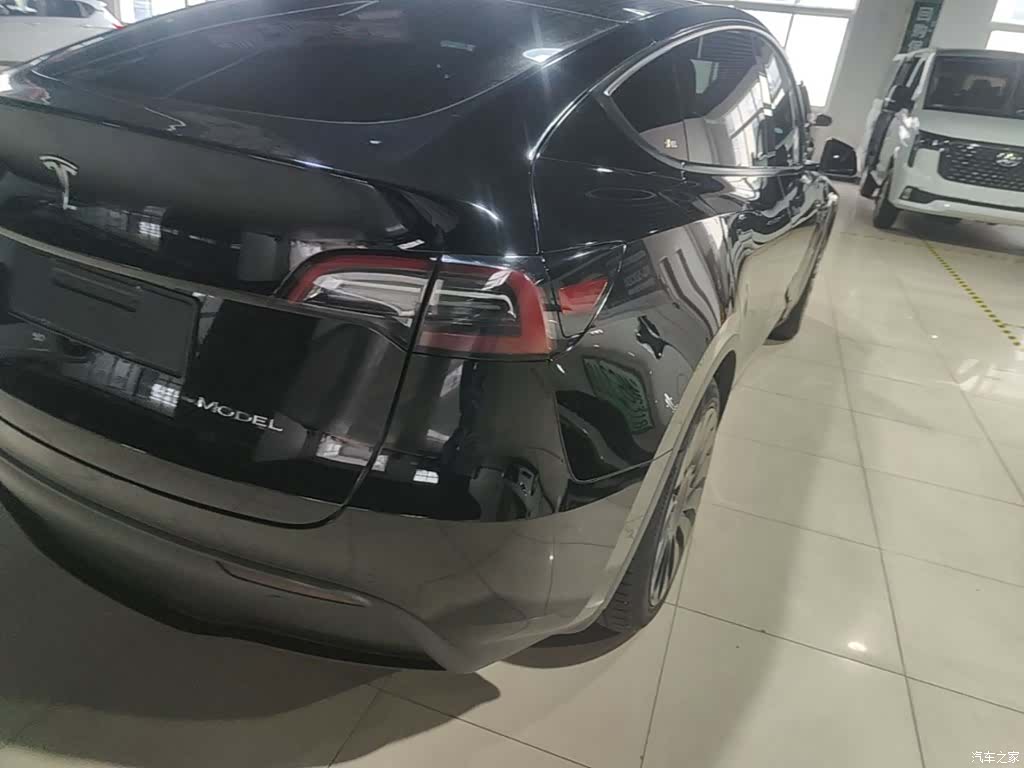 Tesla Model Y, 2023 8