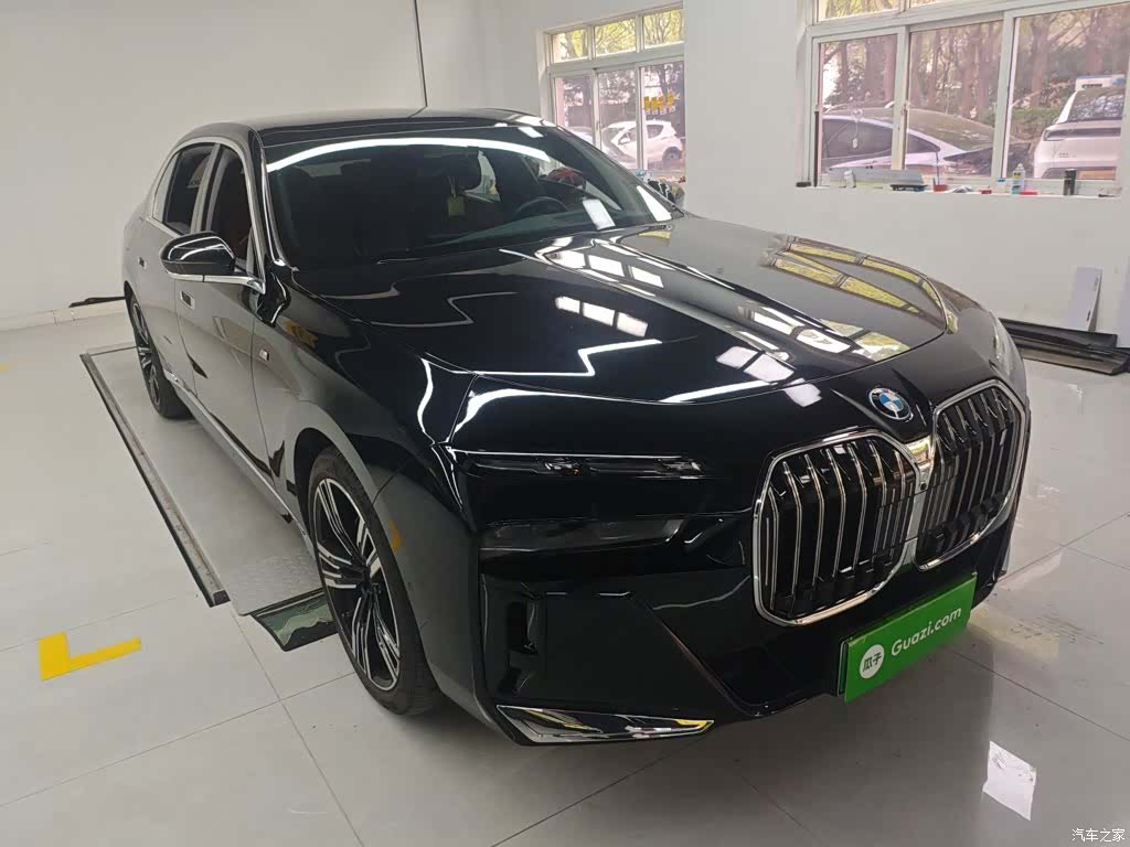 BMW i7, 2023 22