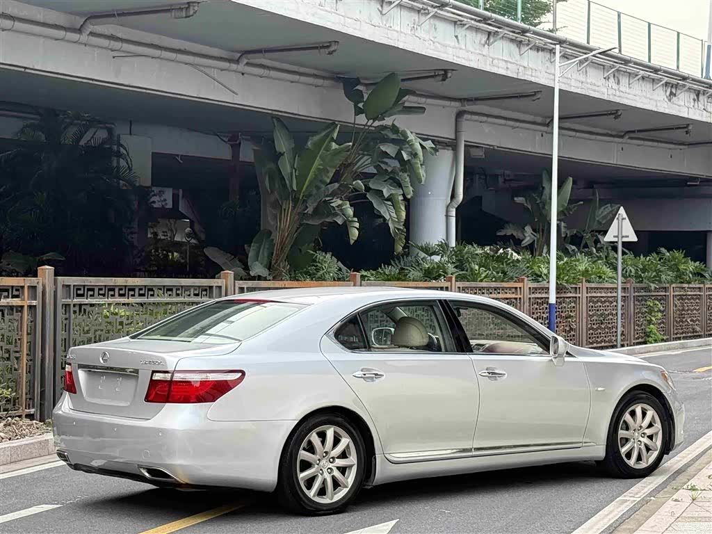 Lexus LS, 2008 27