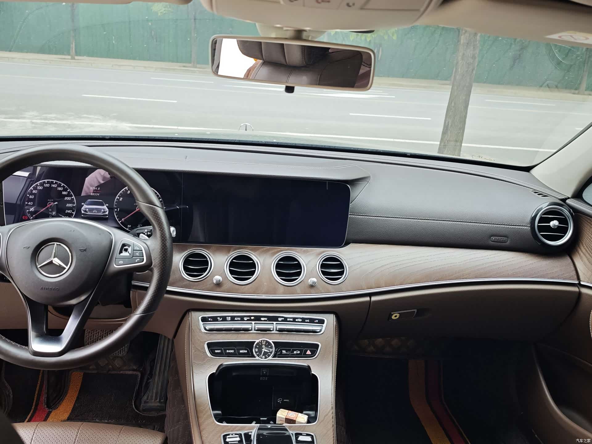 Mercedes-Benz E-Class, 2018 4