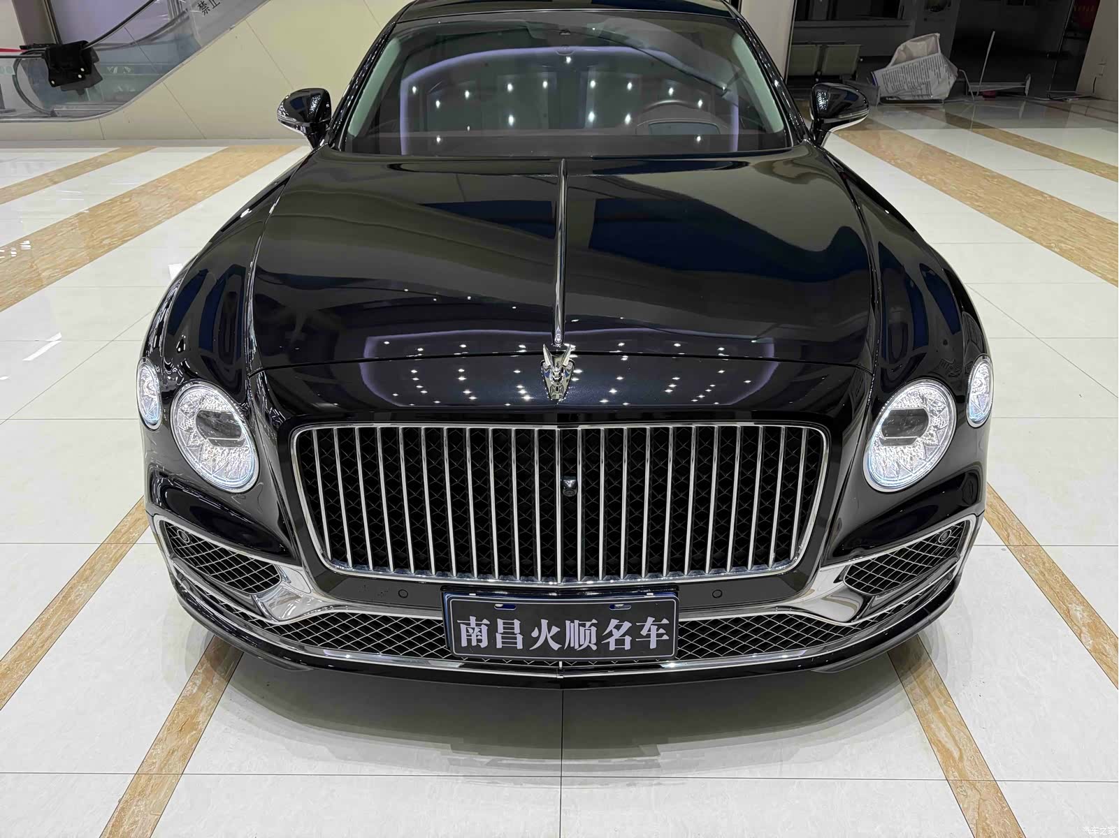 Bentley Flying Spur, 2022 3