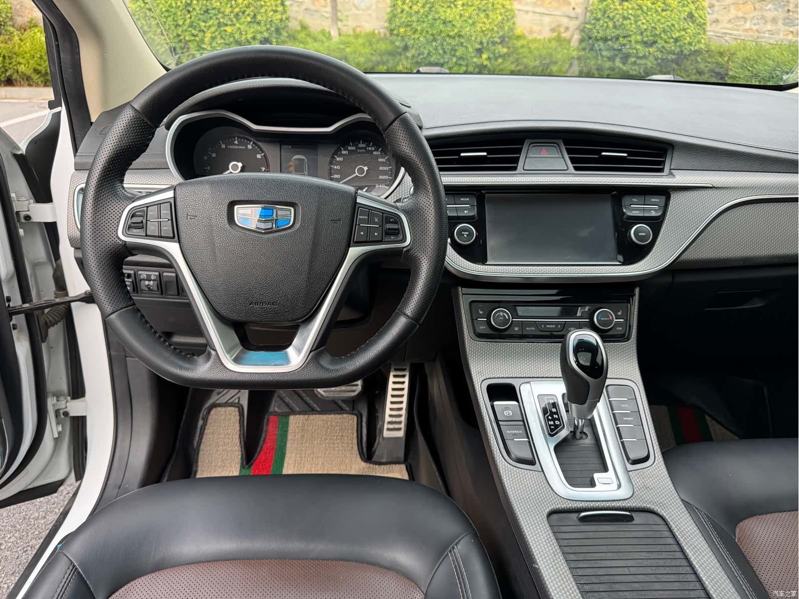 Geely Emgrand, 2017 9