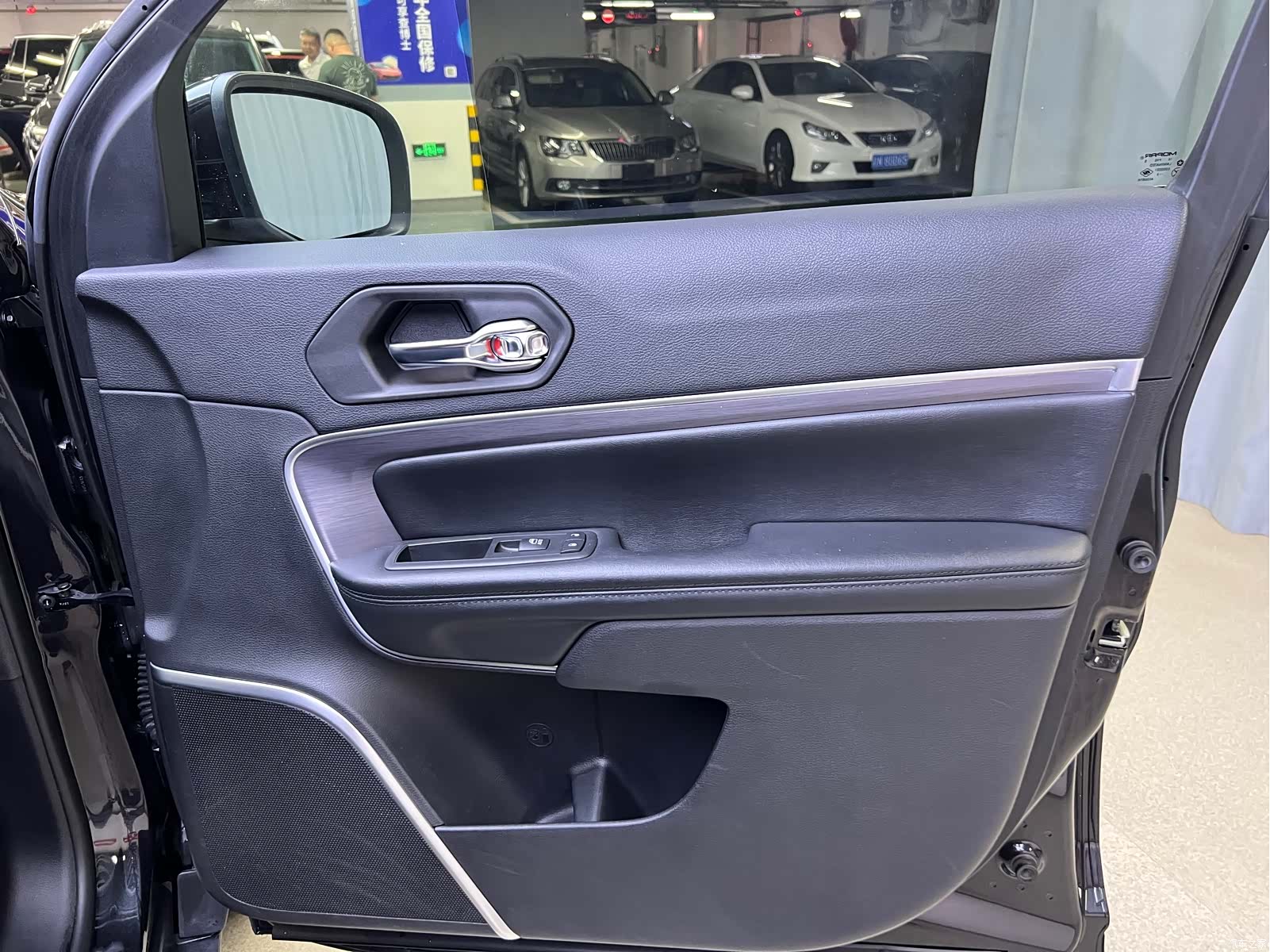 Jeep Grand Commander, 2018 13