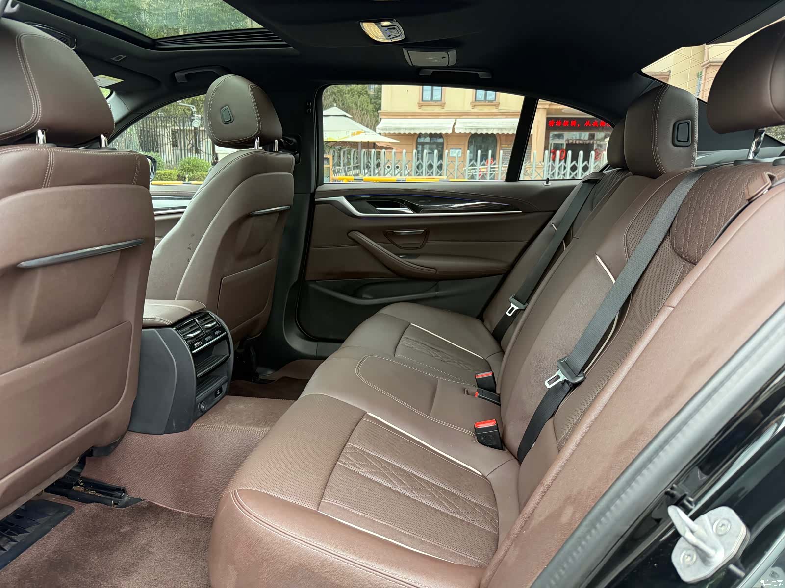 BMW 5 Series, 2023 16
