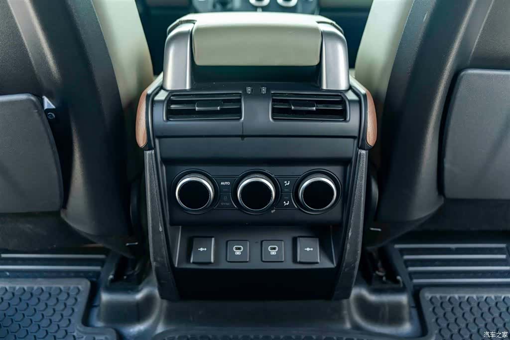 Land Rover Defender, 2021 19