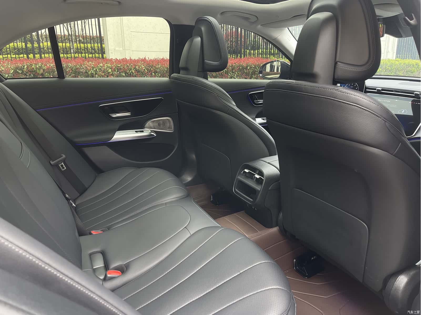 Mercedes-Benz E-Class, 2024 12