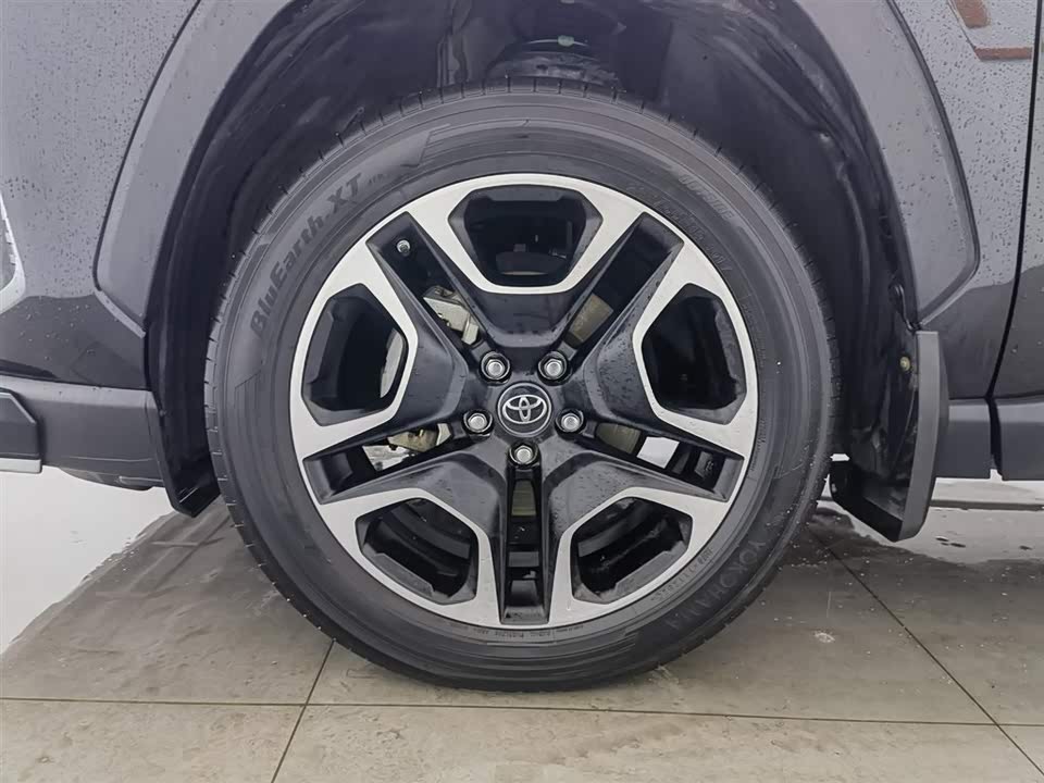 Toyota RAV4 Rongfang