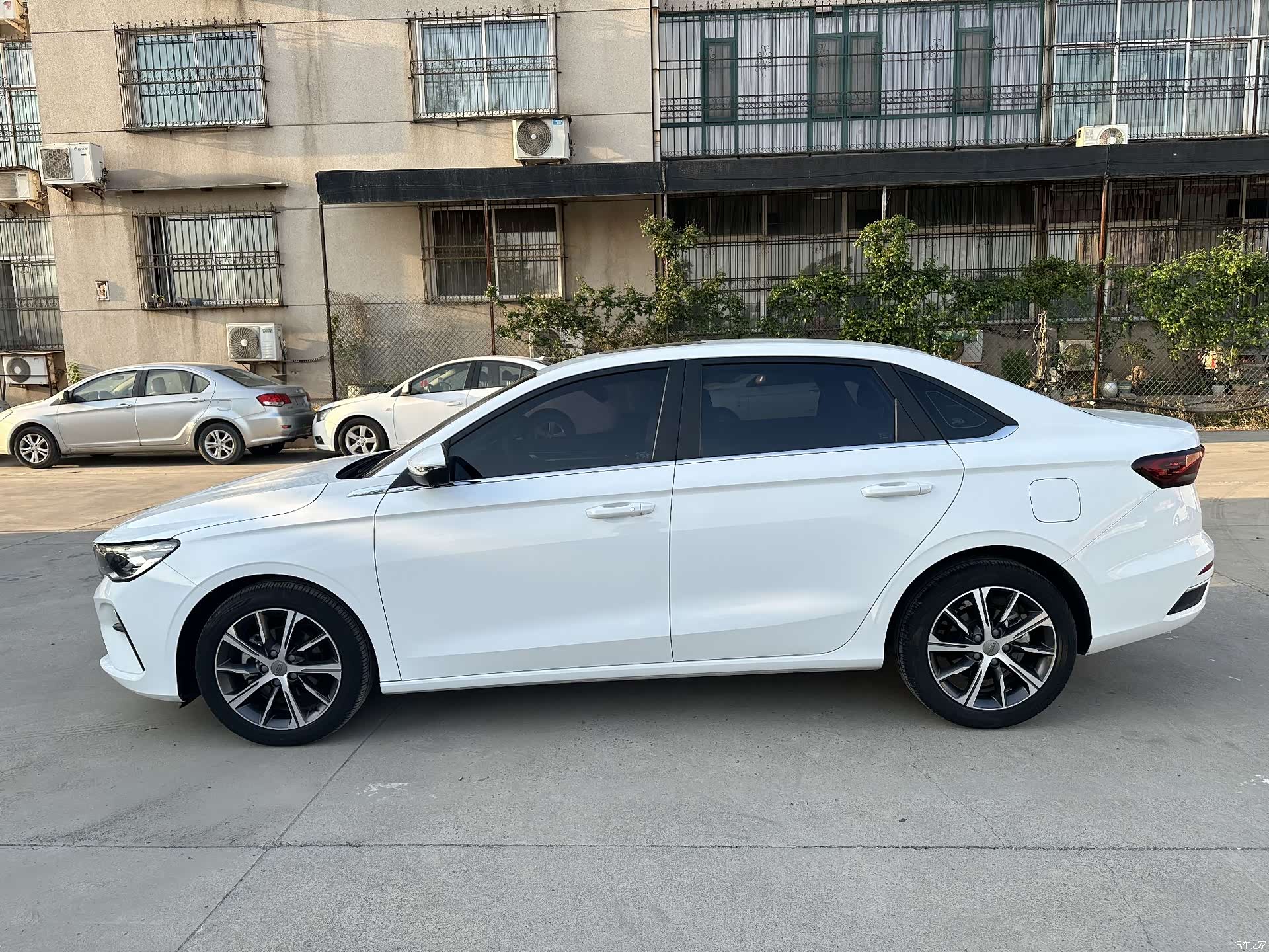 Geely Emgrand, 2021 19