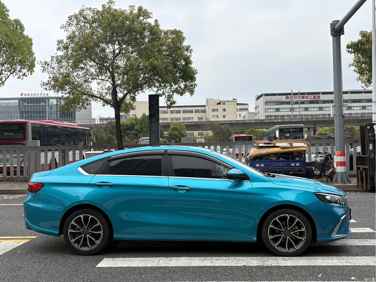 Geely Binray, 2022 4