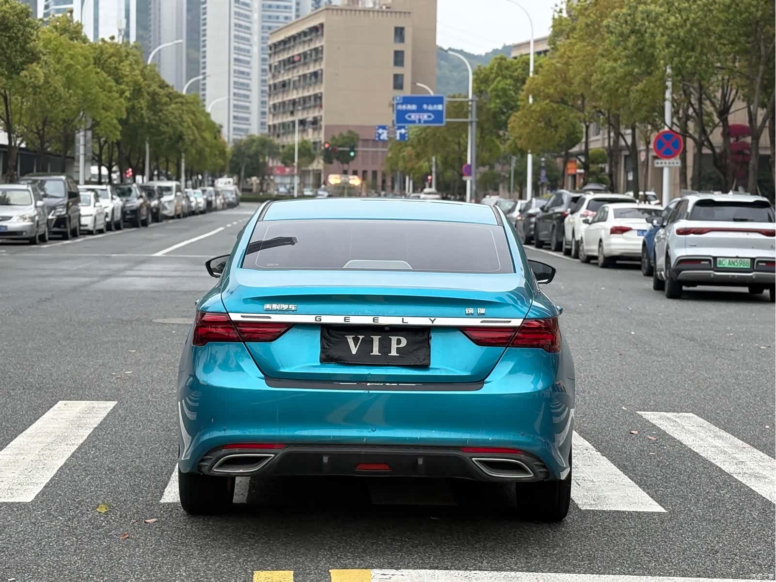 Geely Binray, 2022 18