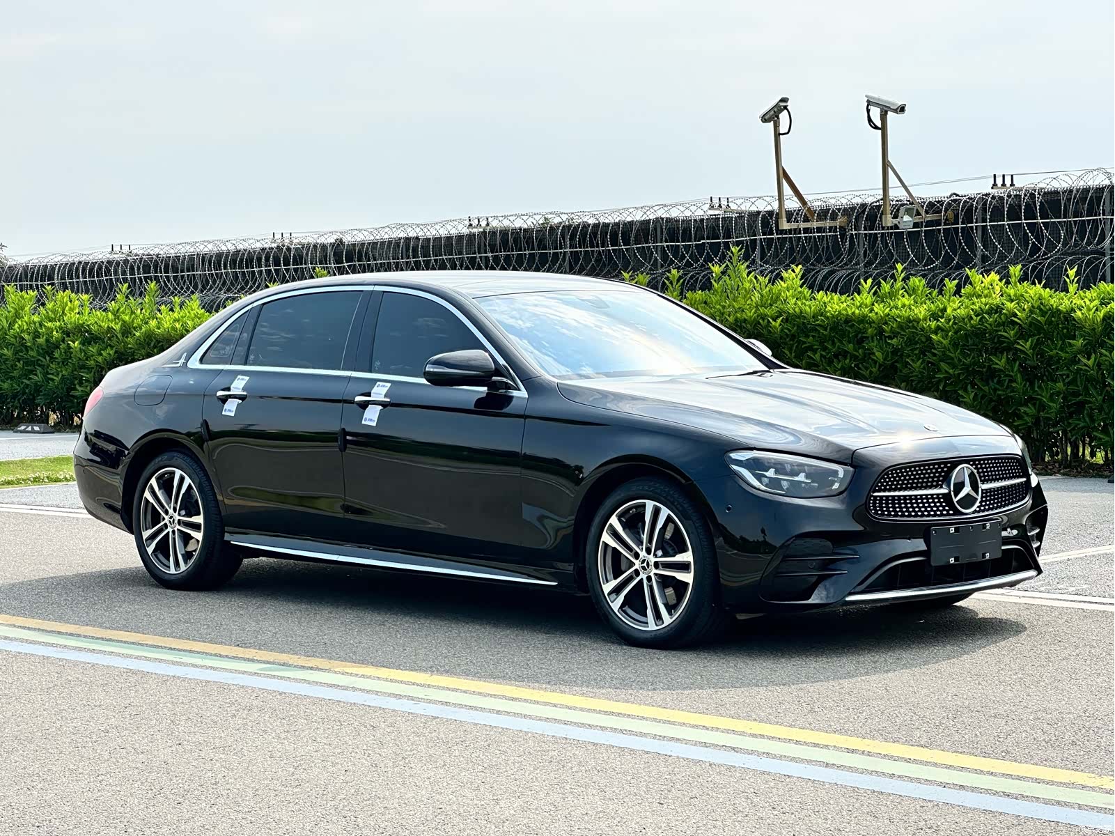 Mercedes-Benz E-Class, 2022 3