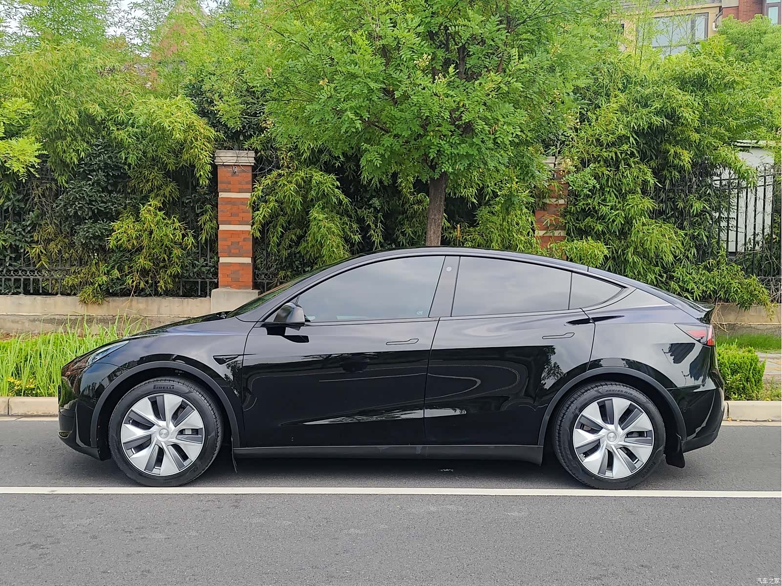 Tesla Model Y, 2022 4