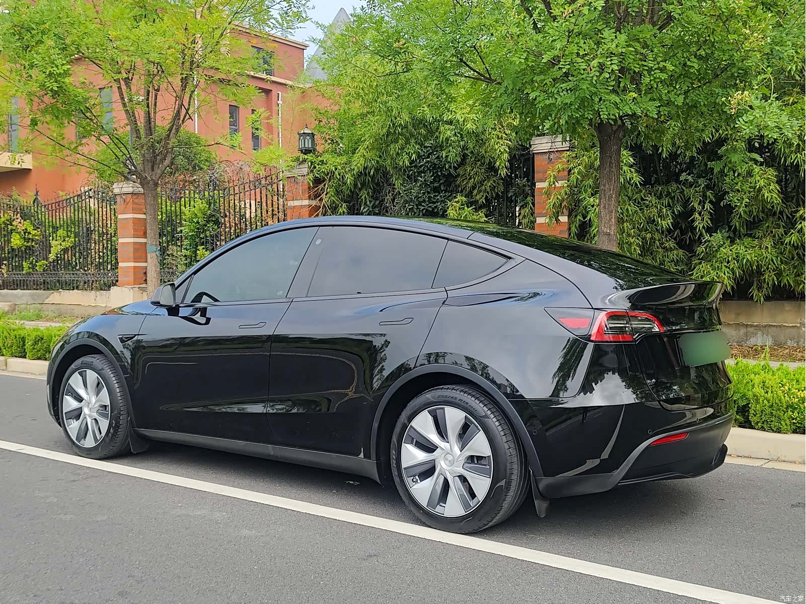 Tesla Model Y, 2022 21