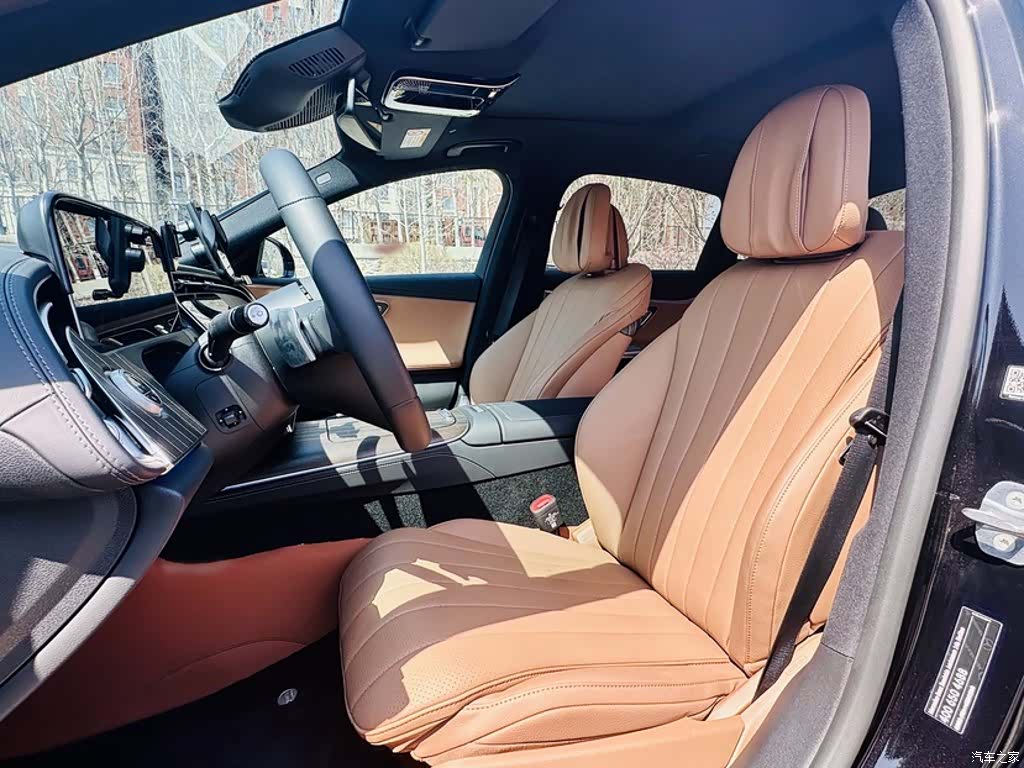 Mercedes-Benz E-Class, 2025 8