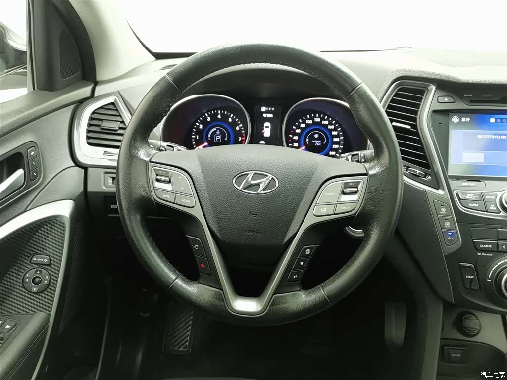 Hyundai Santa Fe, 2016 11