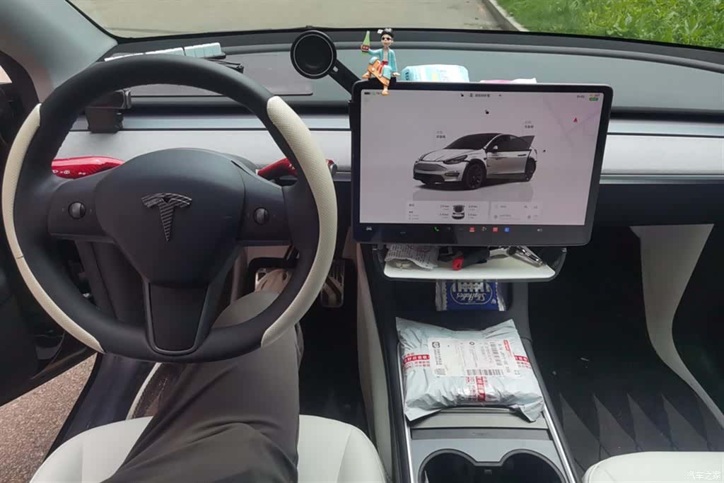 Tesla Model Y, 2023 12