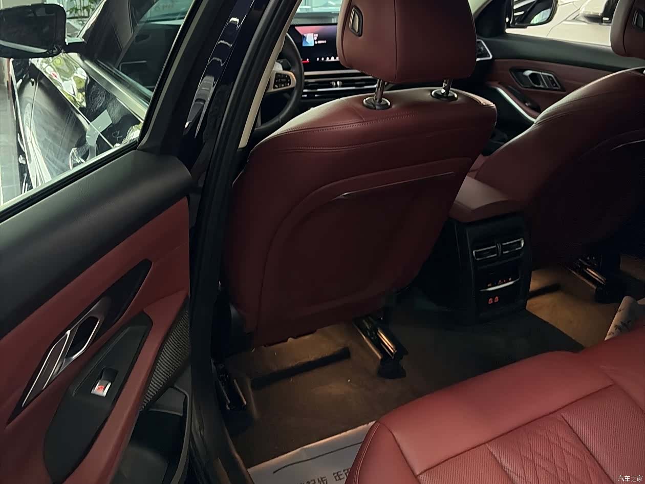 BMW 3 Series, 2024 все фото