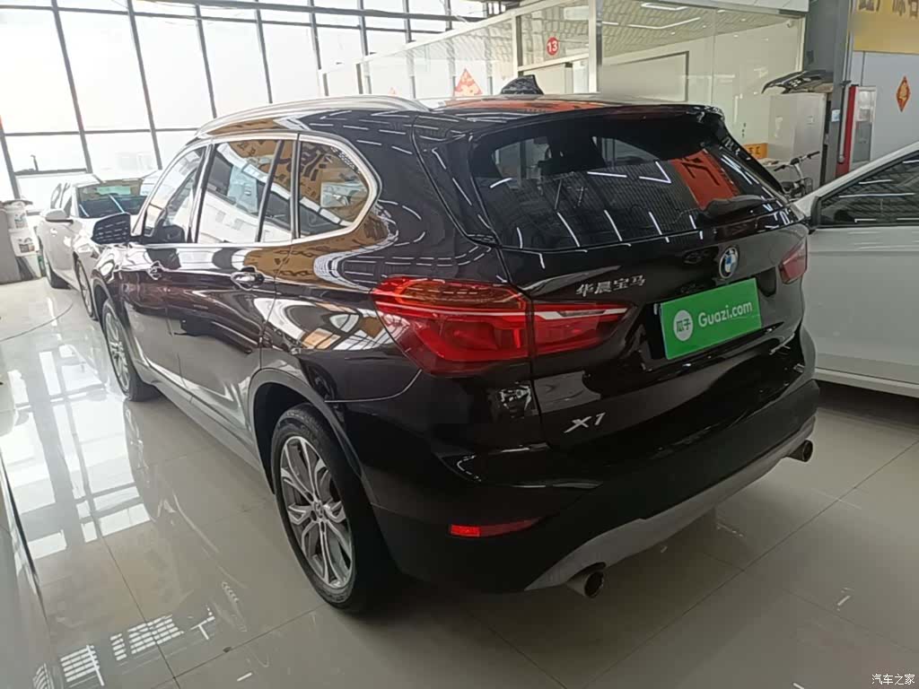 BMW X1, 2019 все фото