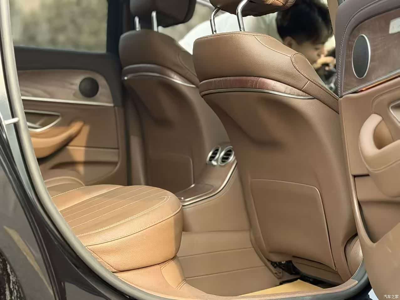 Mercedes-Benz E-Class, 2023 13