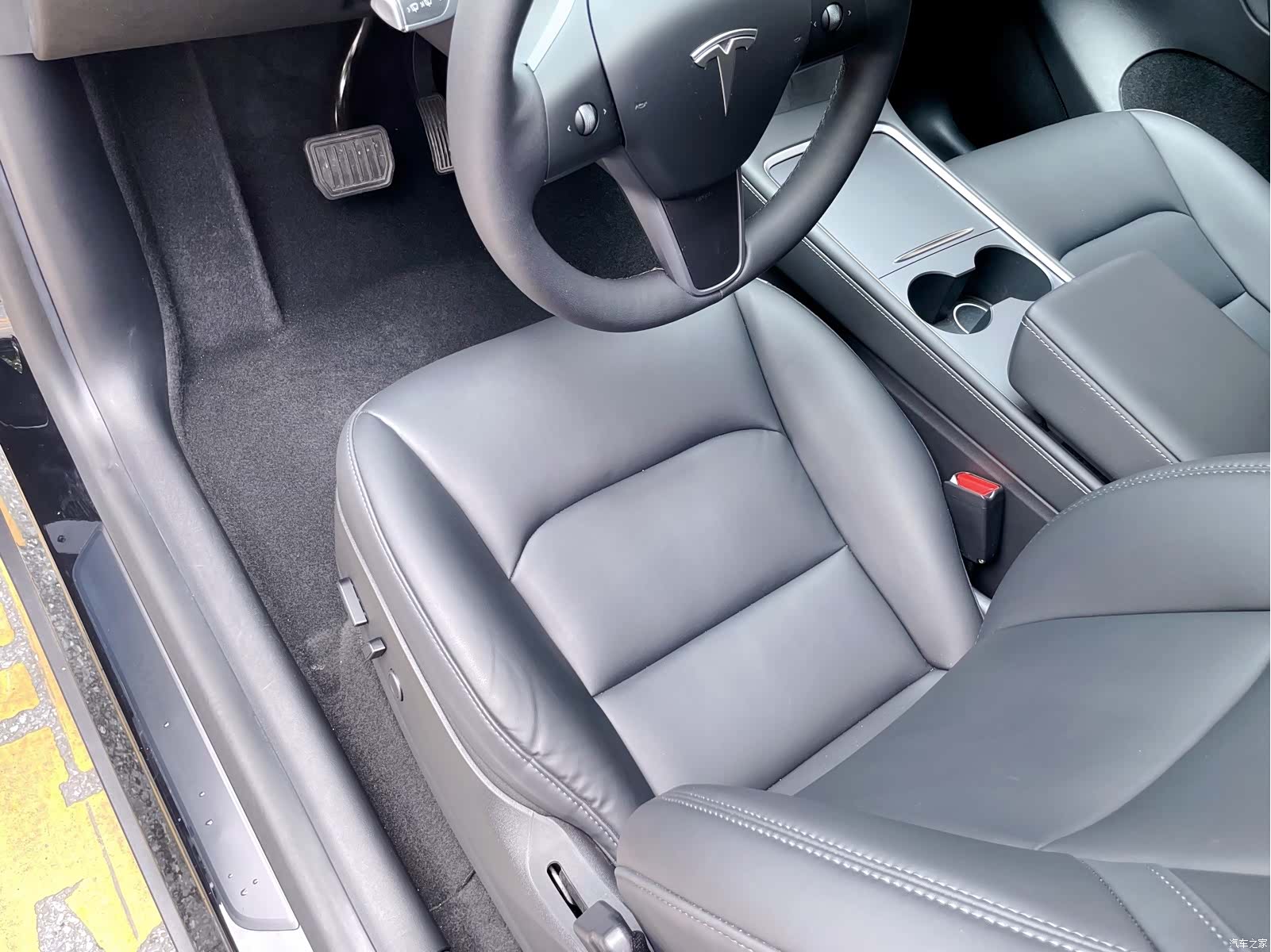 Tesla Model Y, 2022 16