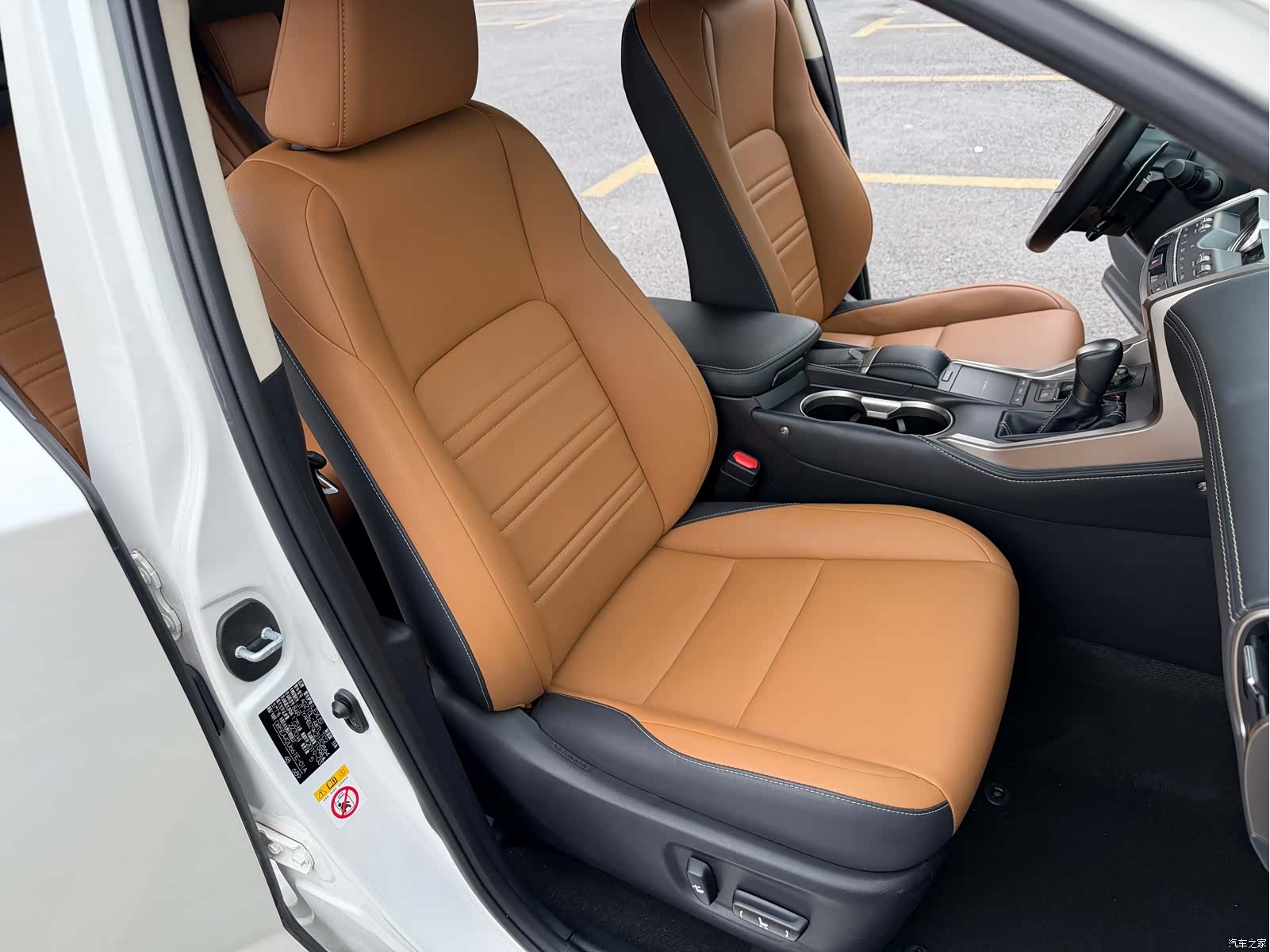 Lexus NX, 2019 21