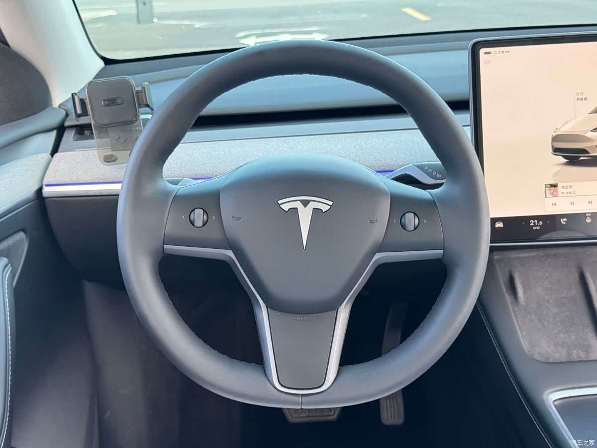Tesla Model Y, 2024 11
