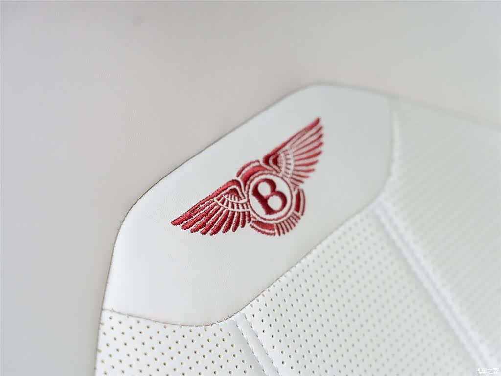 Bentley Bentayga, 2020 13