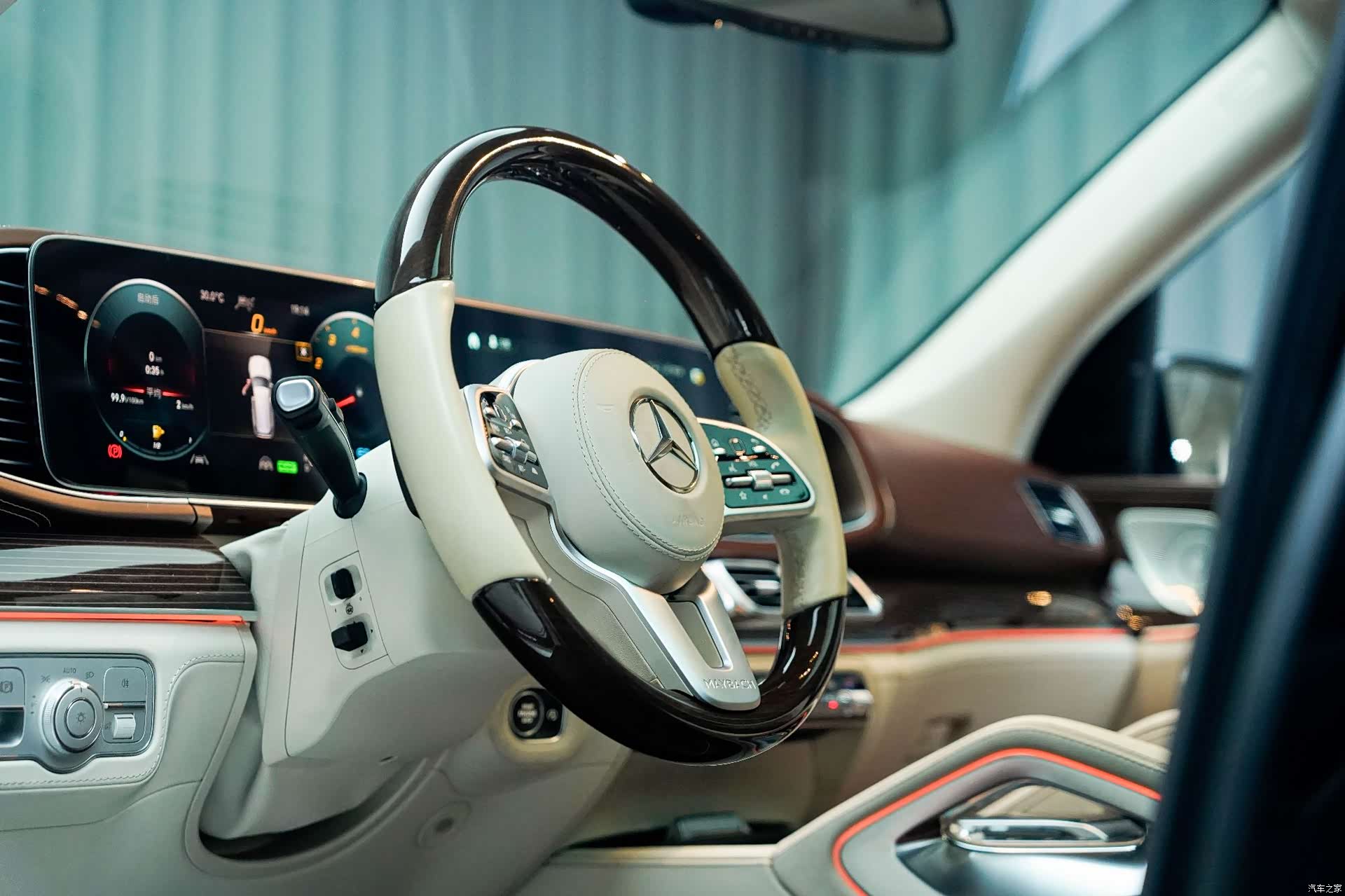 Maybach GLS, 2021 10