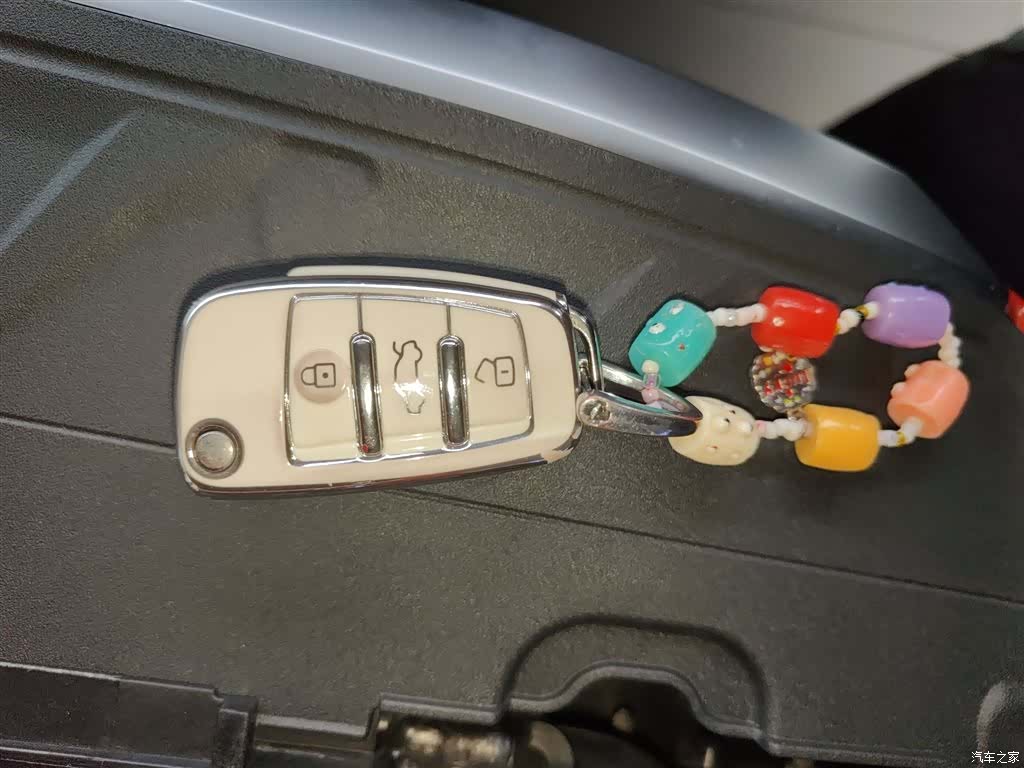 Audi Q2L, 2020 9