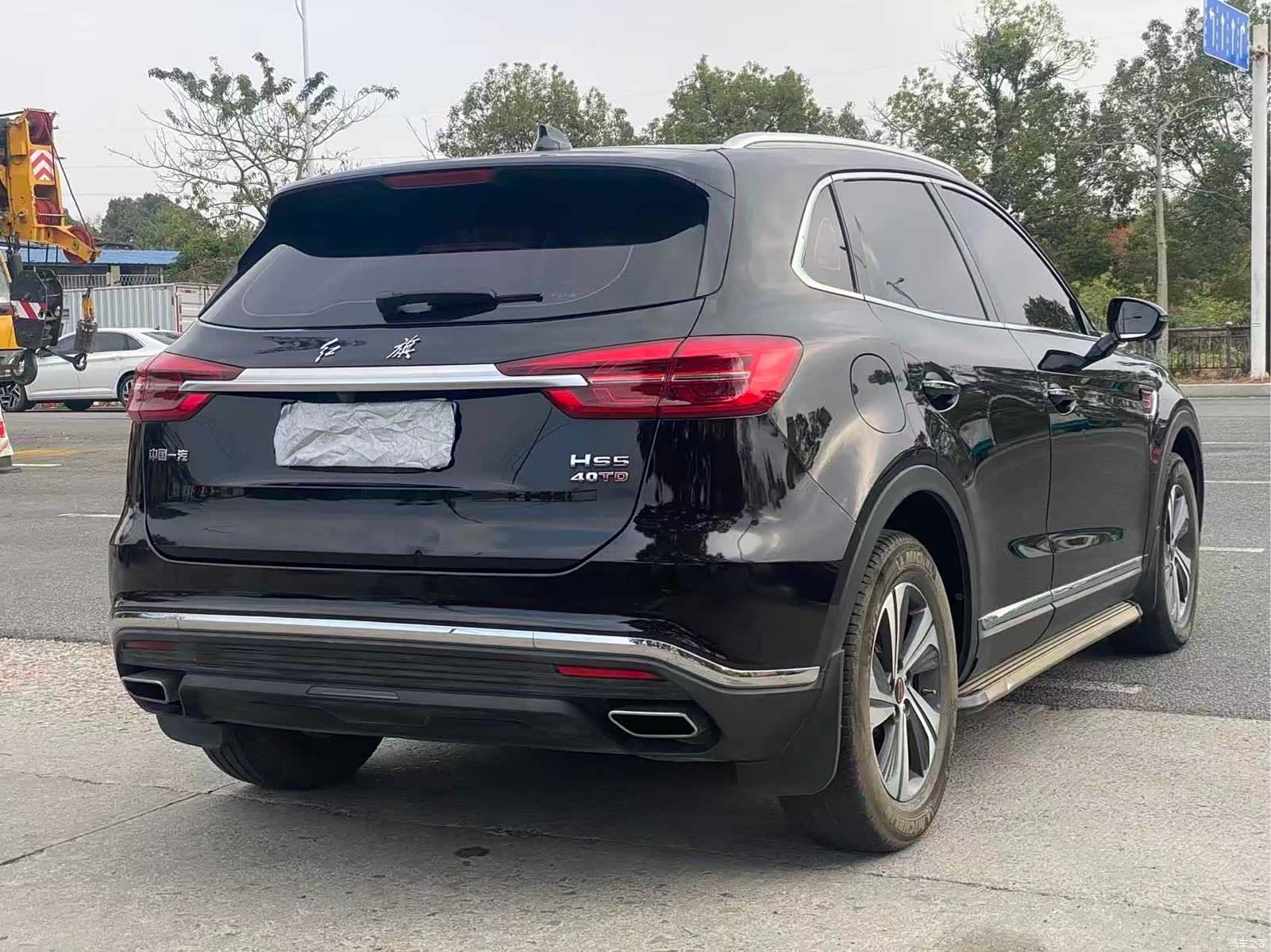 Hongqi HS5, 2020 7
