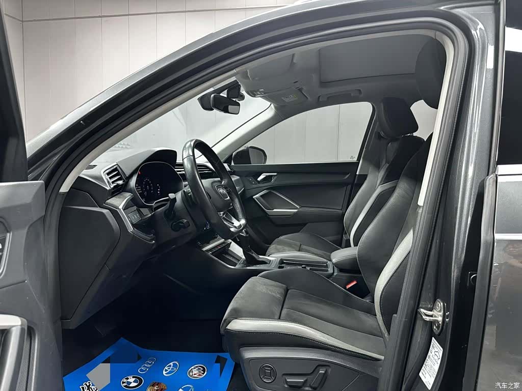 Audi Q3, 2022 10