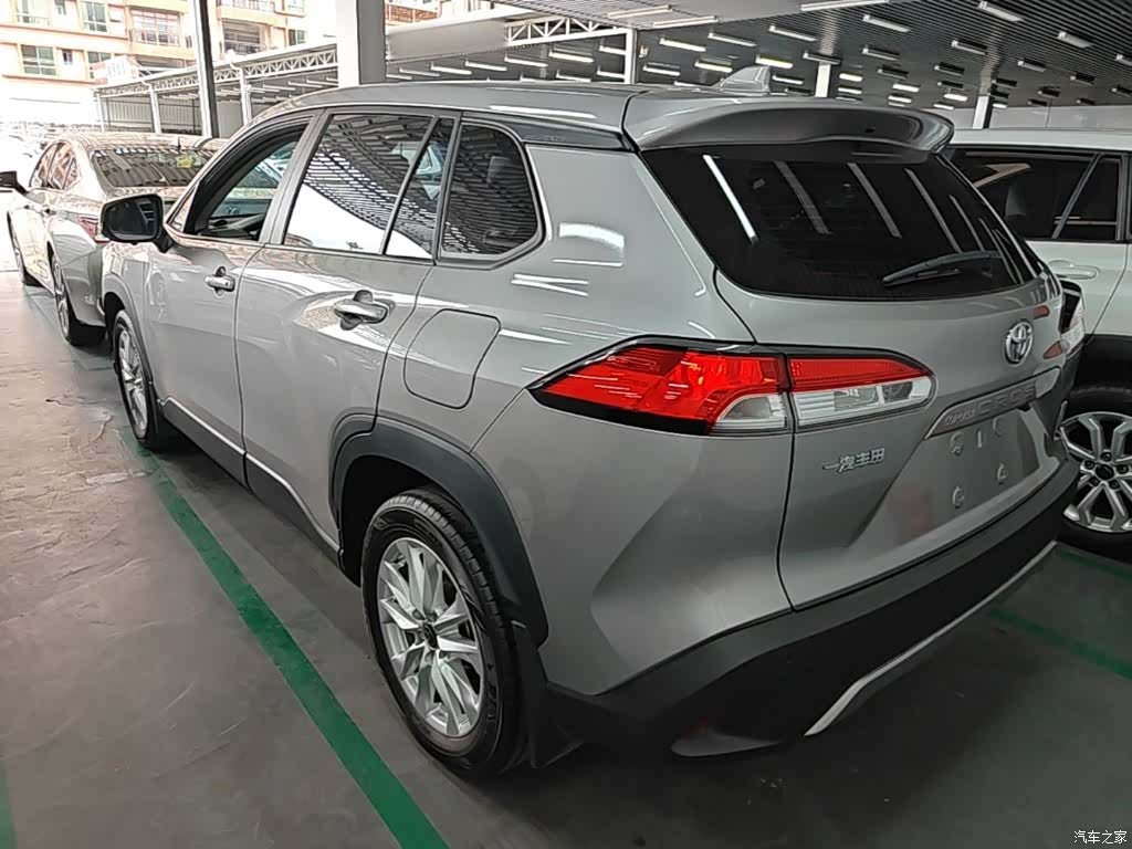 Toyota Corolla, 2023 все фото