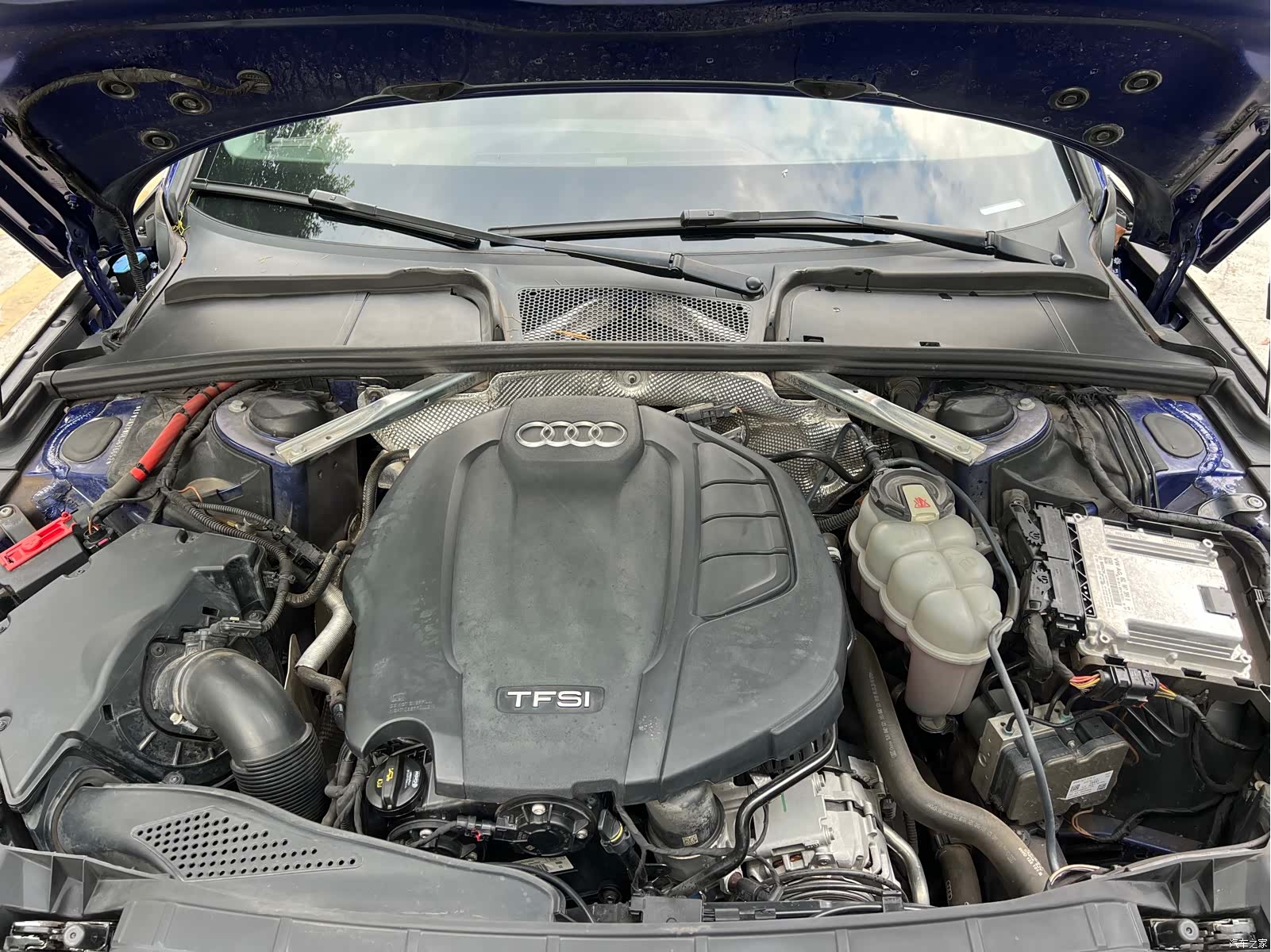 Audi A4L, 2020 все фото