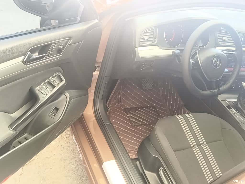 Volkswagen Lamando, 2017 16