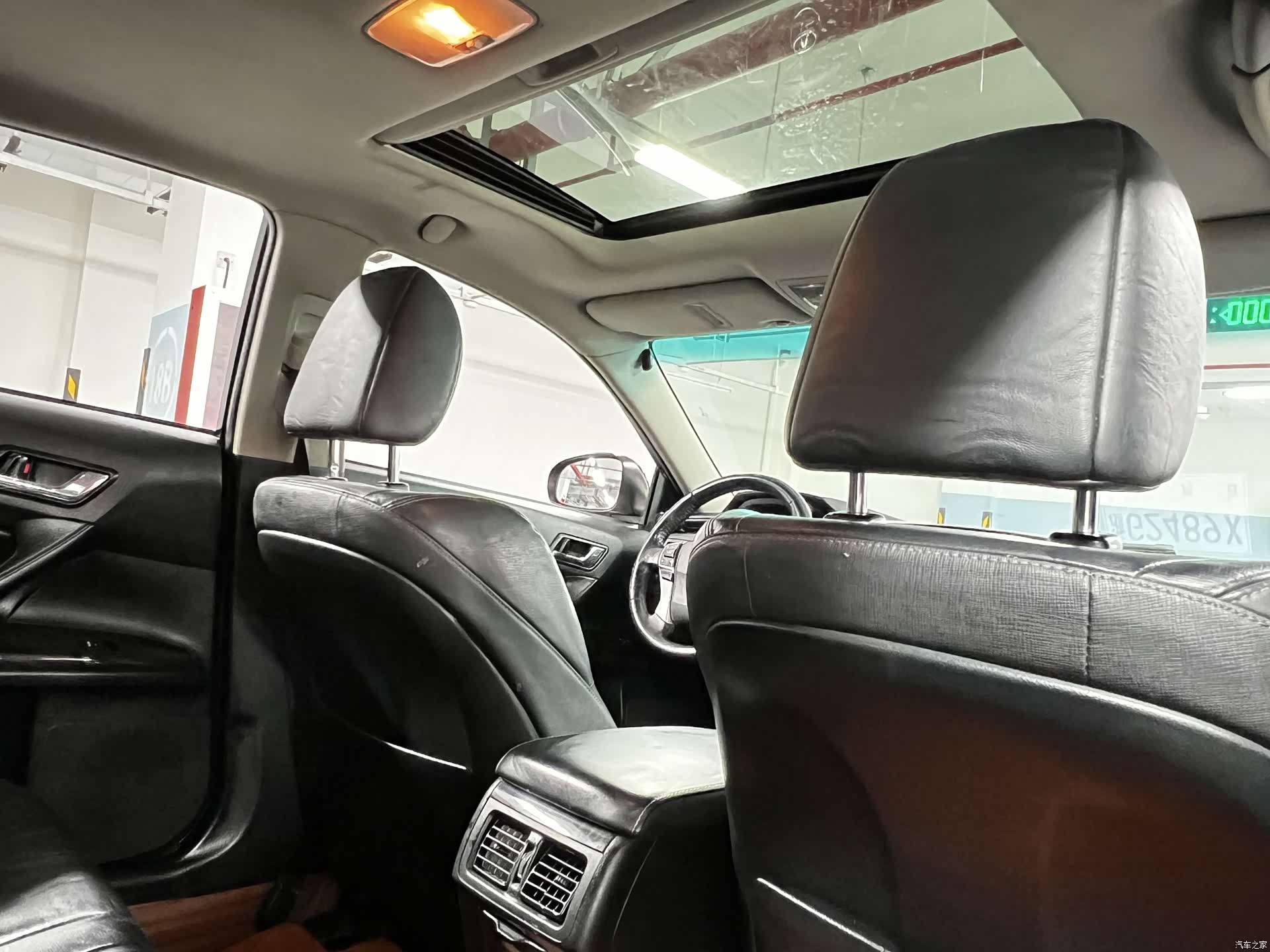 Toyota 2.5V, 2012 8