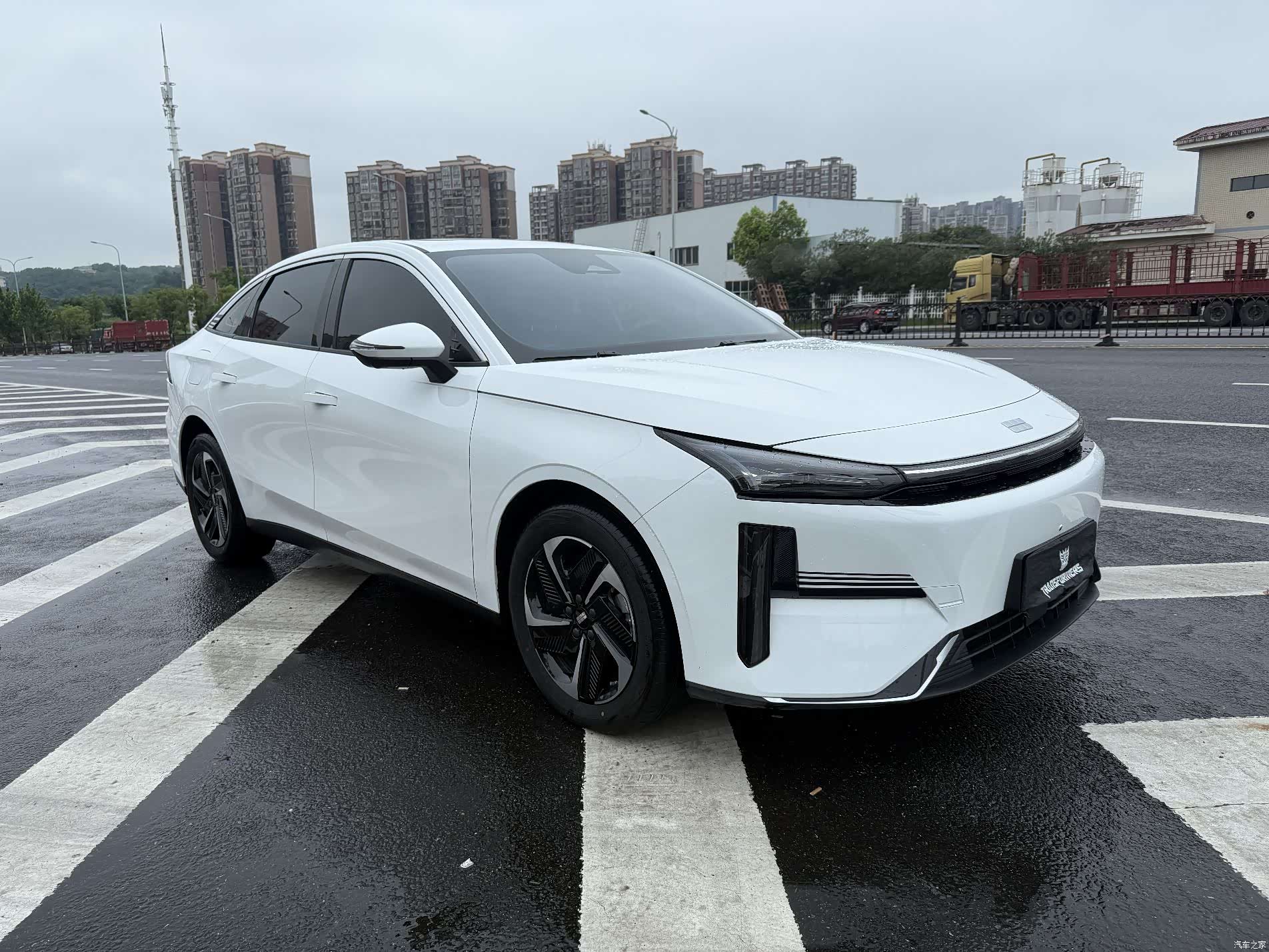 Geely Galaxy L6, 2025 3