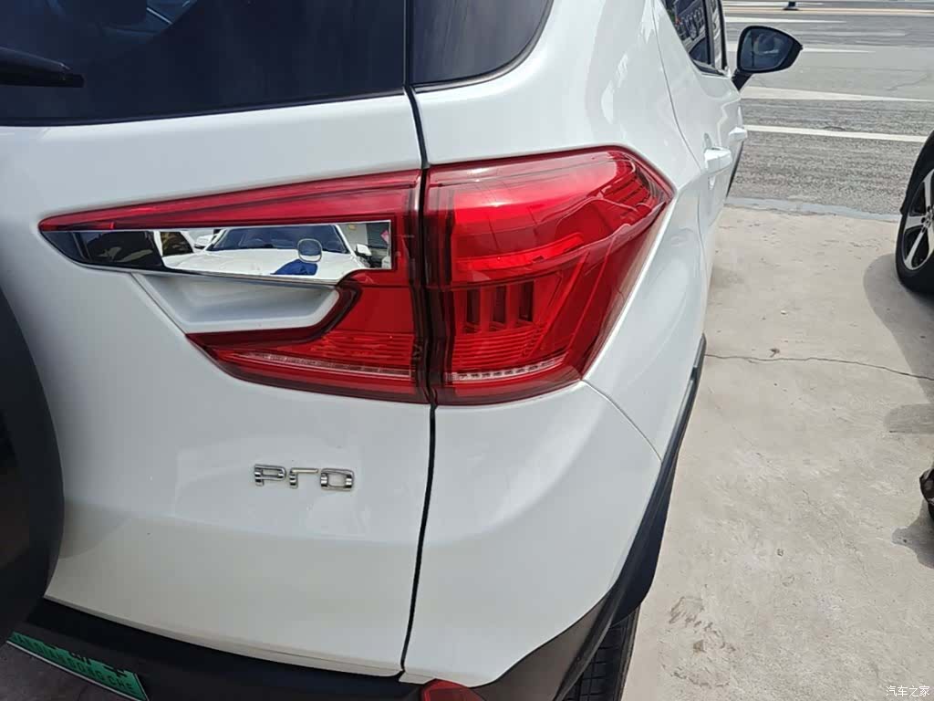 BYD Yuan, 2022 8
