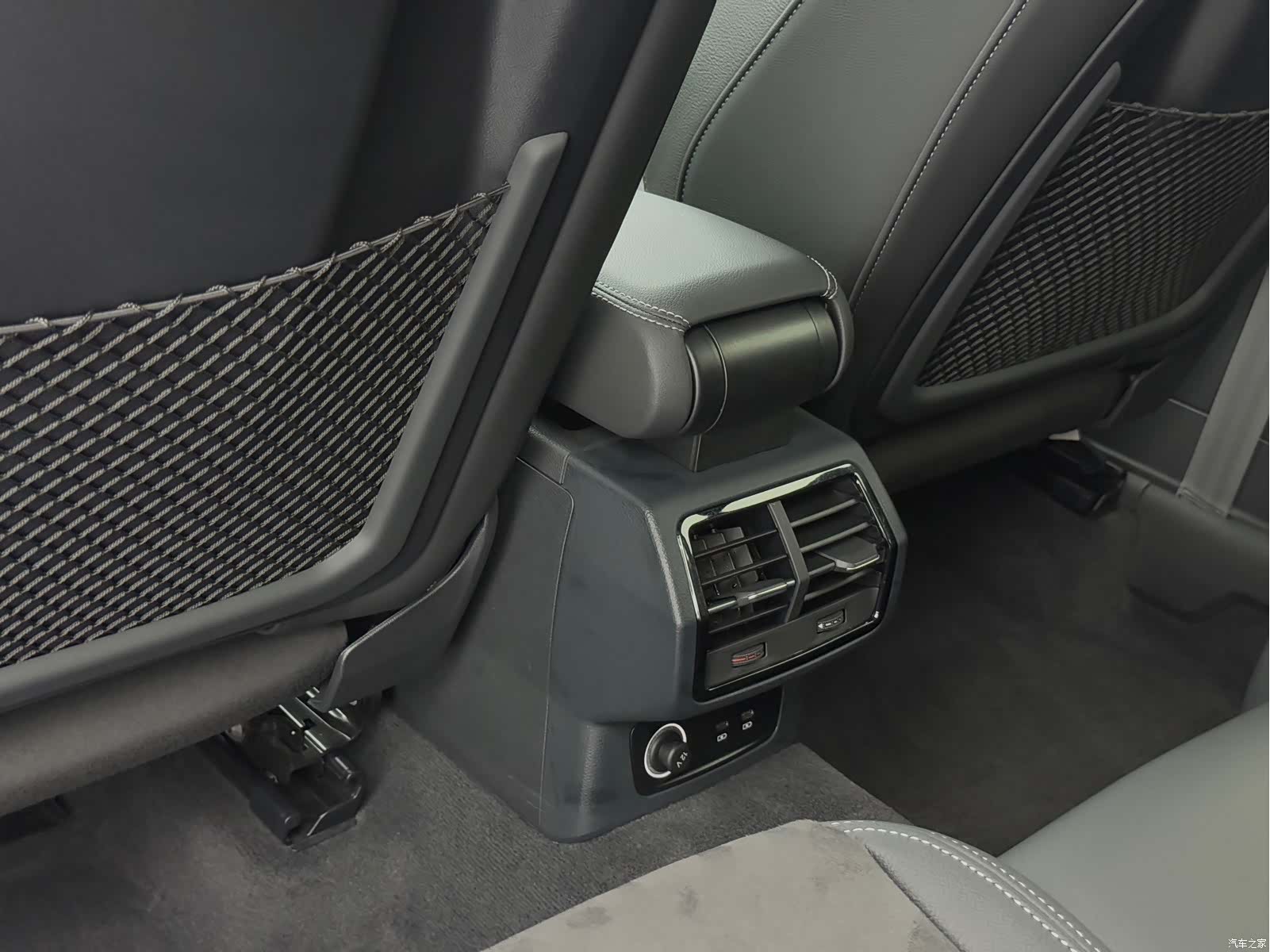 Audi Q3, 2023 13