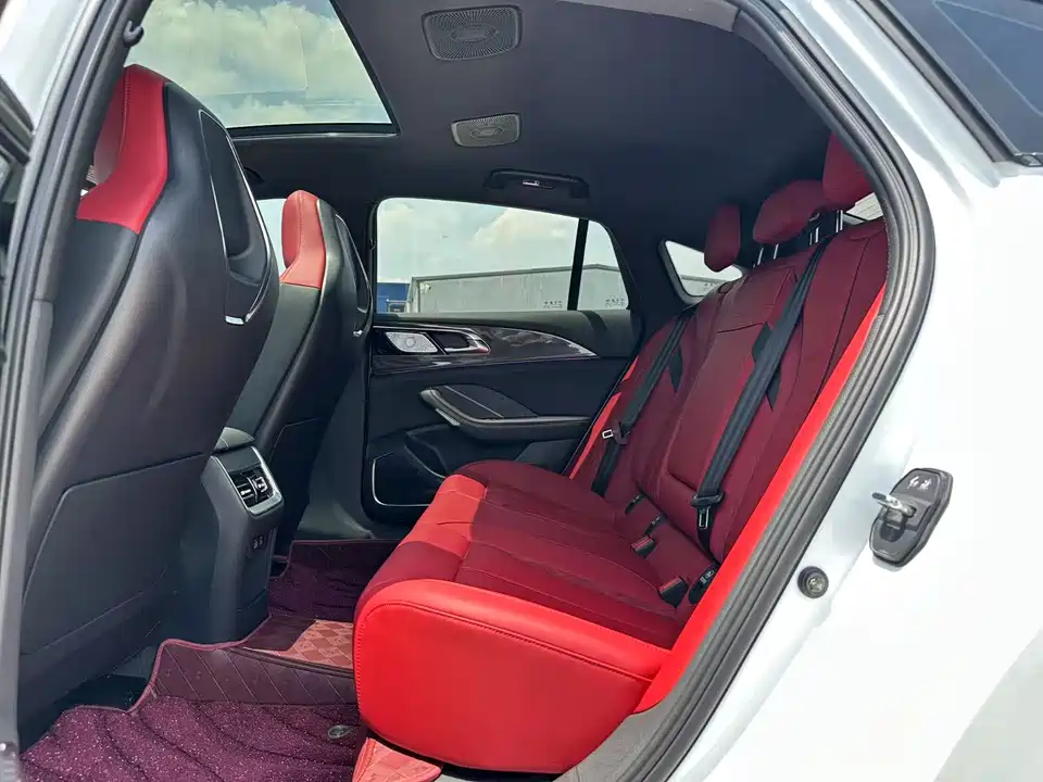 Hongqi H6