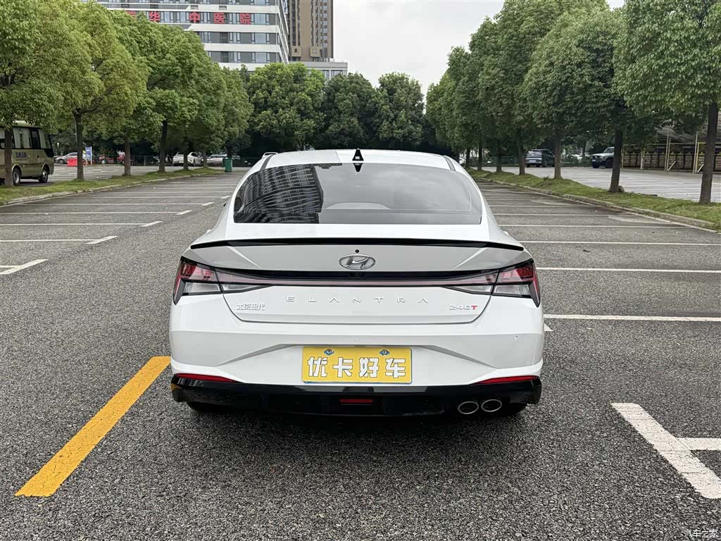 Hyundai Elantra, 2023 все фото
