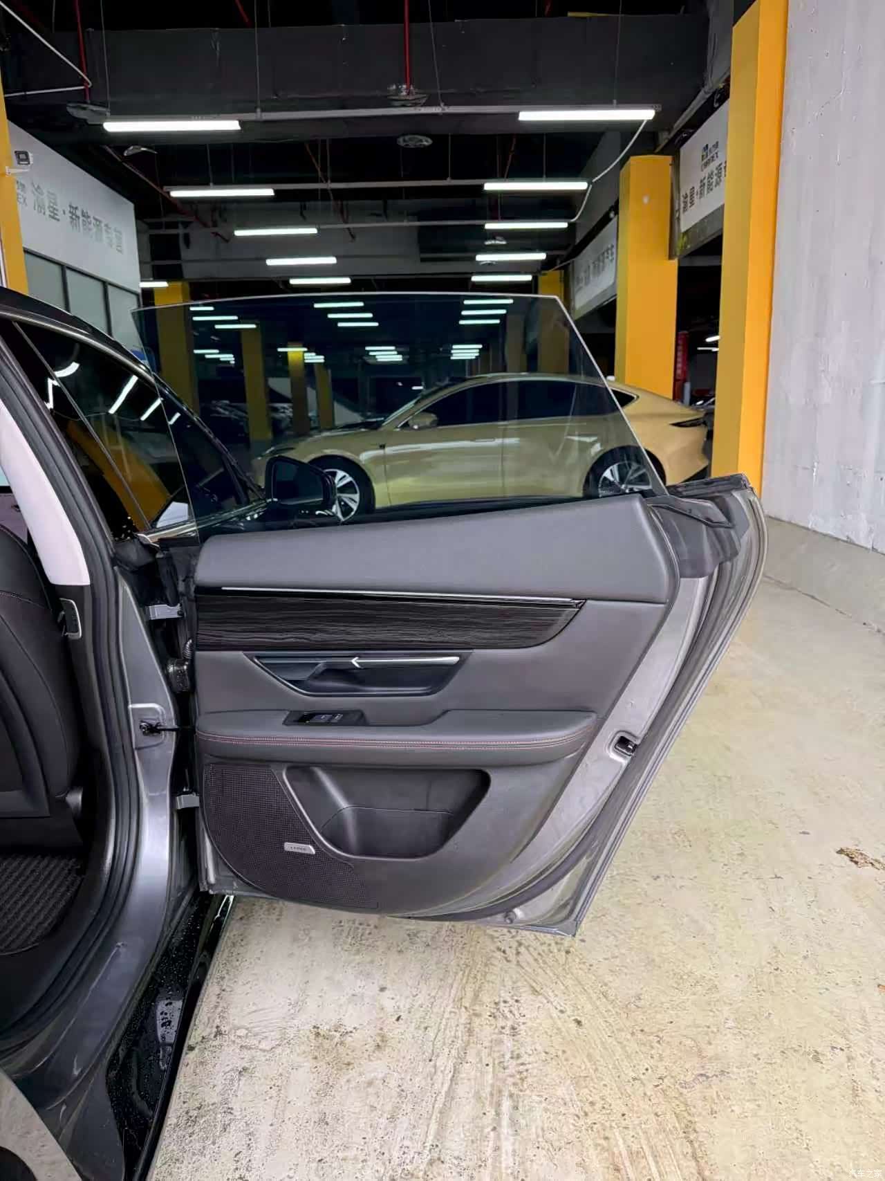 Xpeng P7, 2023 13