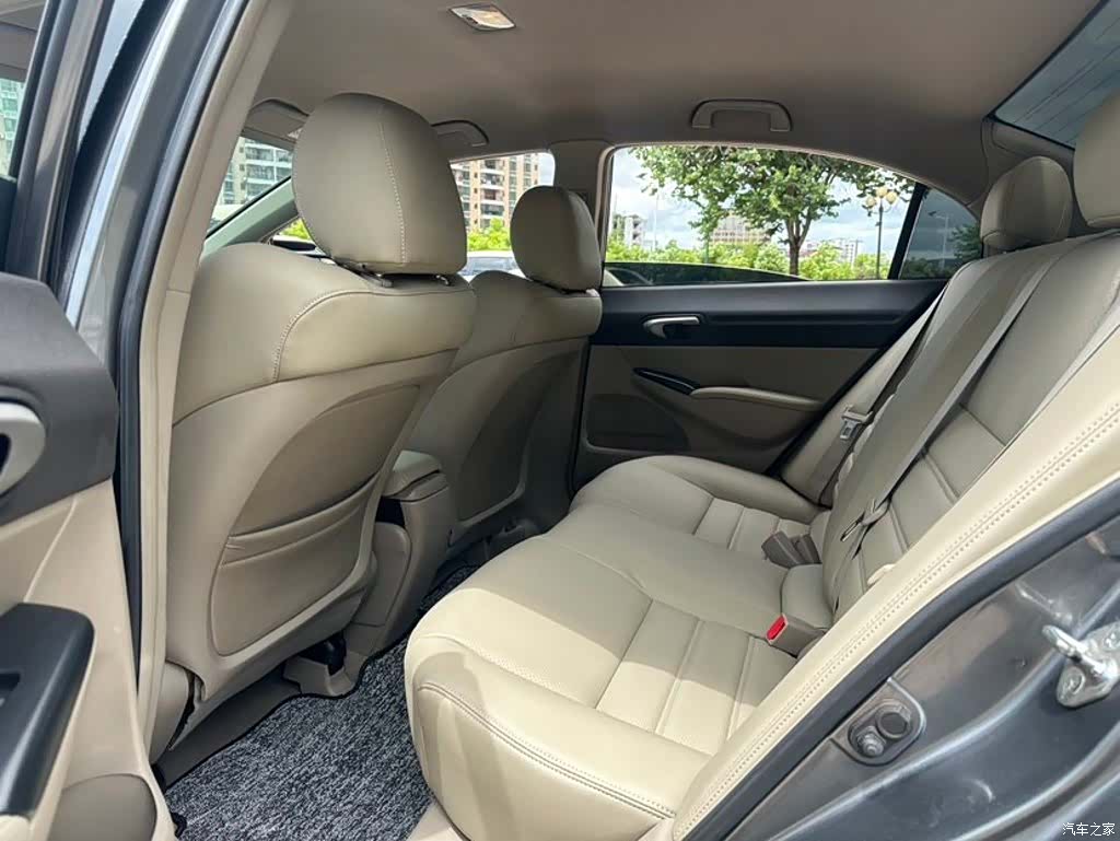 Honda Civic, 2011 8