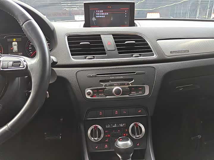 Audi Q3 2015 35 TFSI quattro ji shu xing