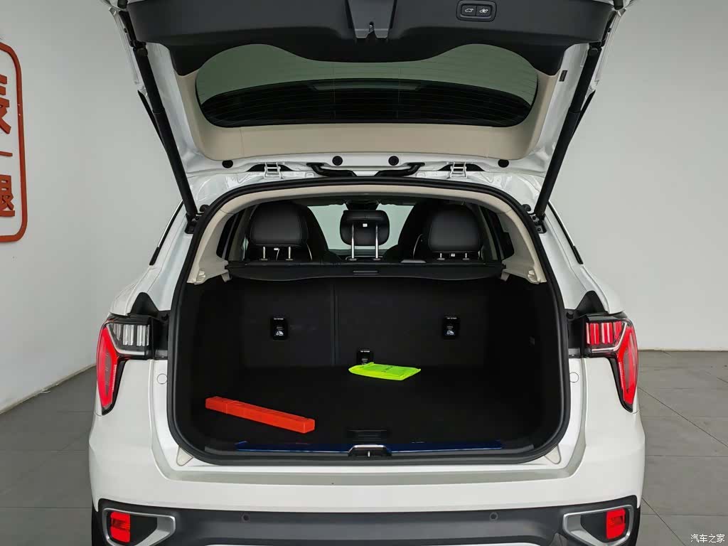 Lynk & Co 01, 2020 16
