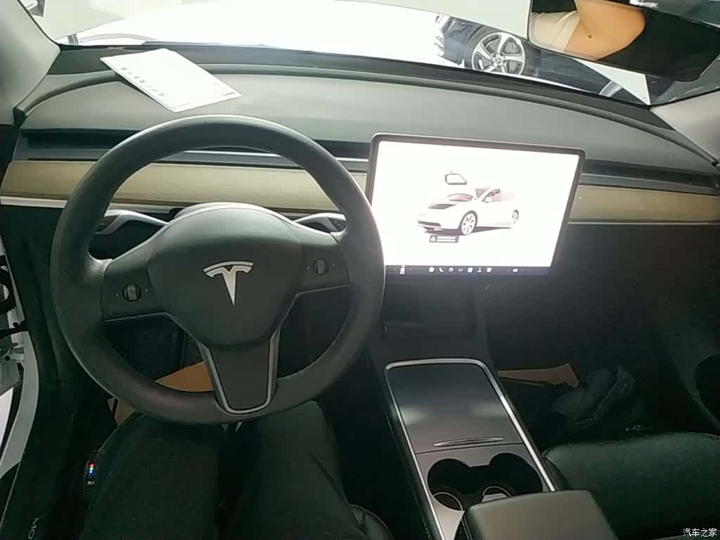 Tesla Model Y, 2022 10