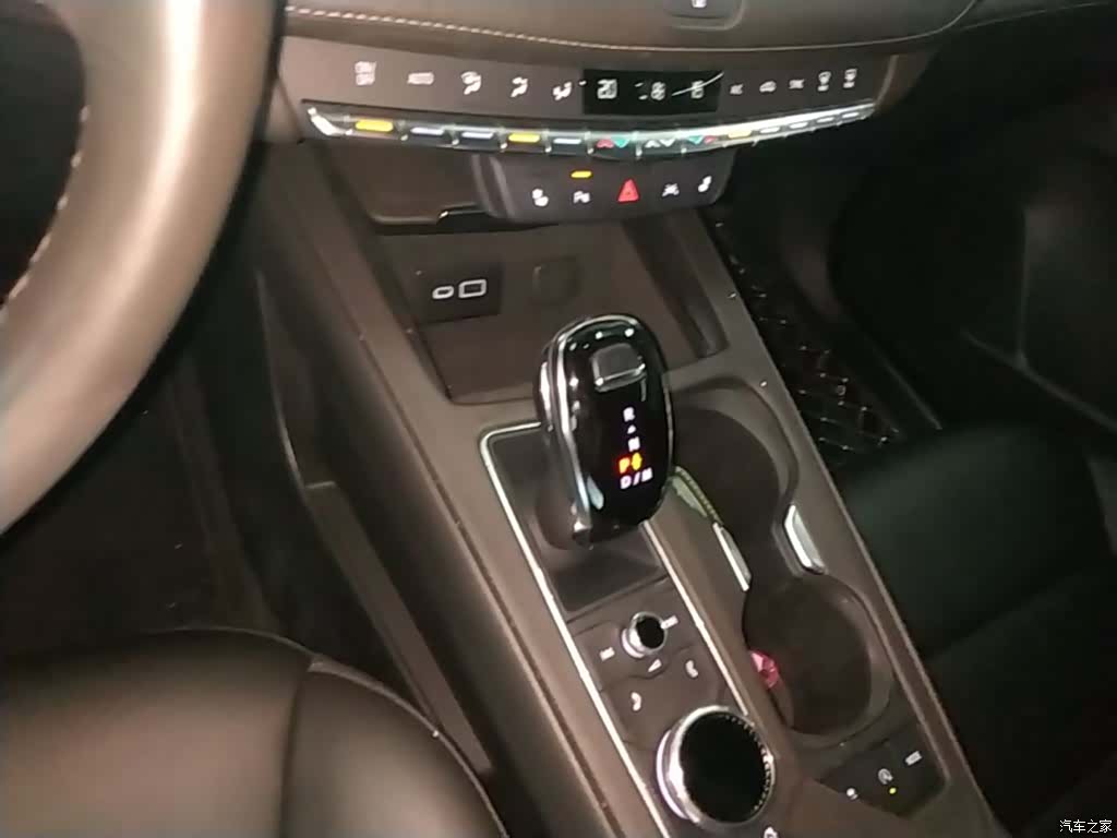 Cadillac XT4, 2022 14