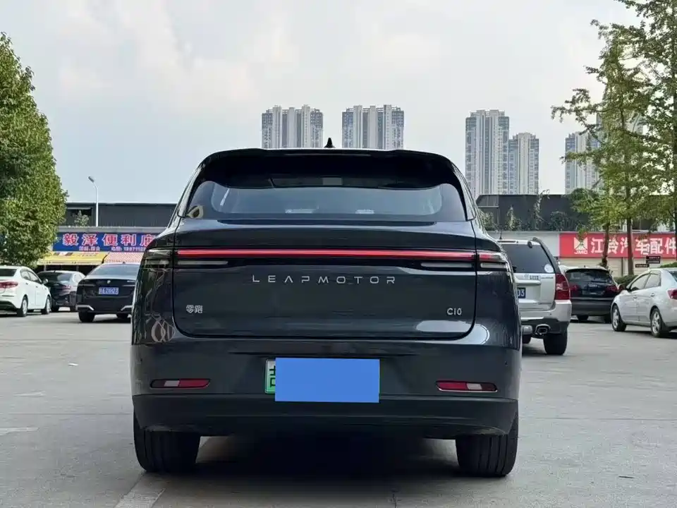 Leapmotor C10