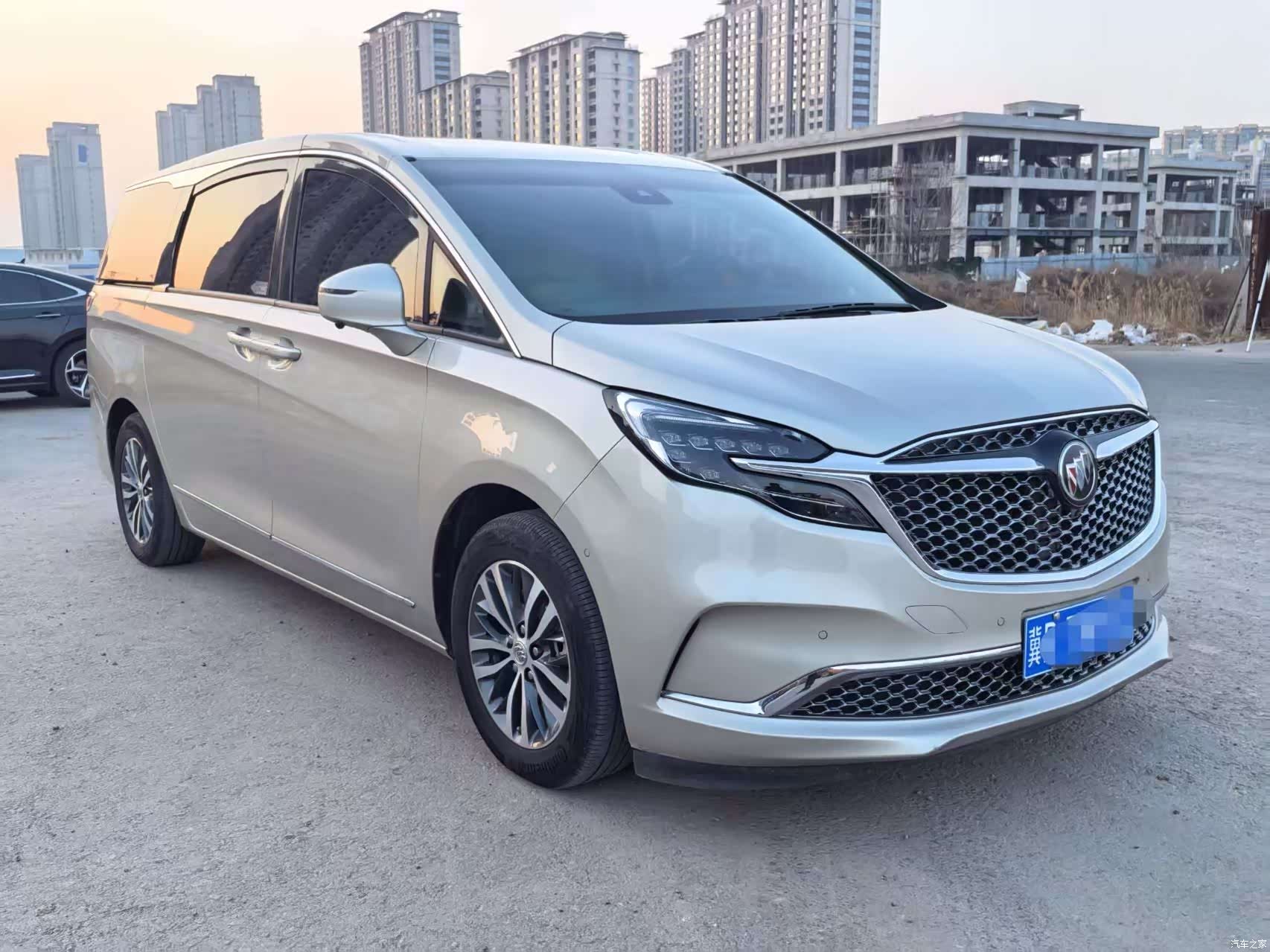 Buick GL8, 2021 3