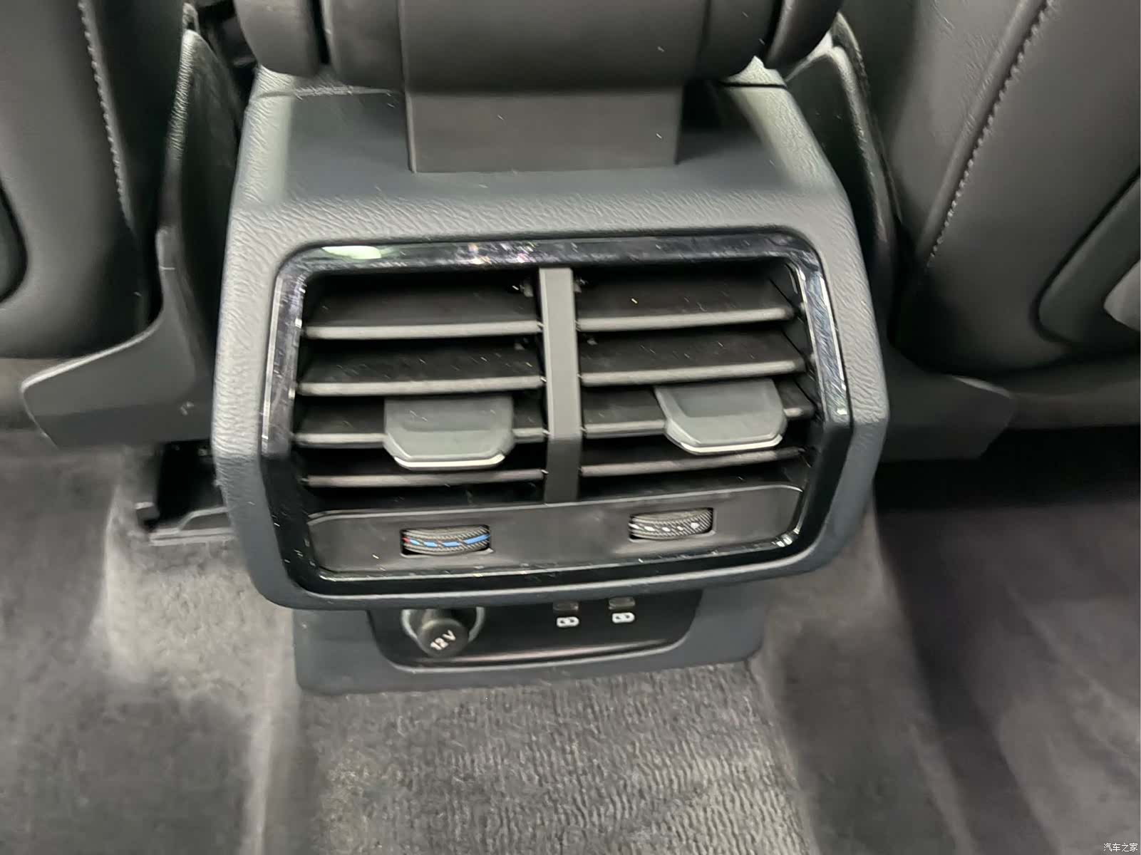 Audi Q3, 2022 11