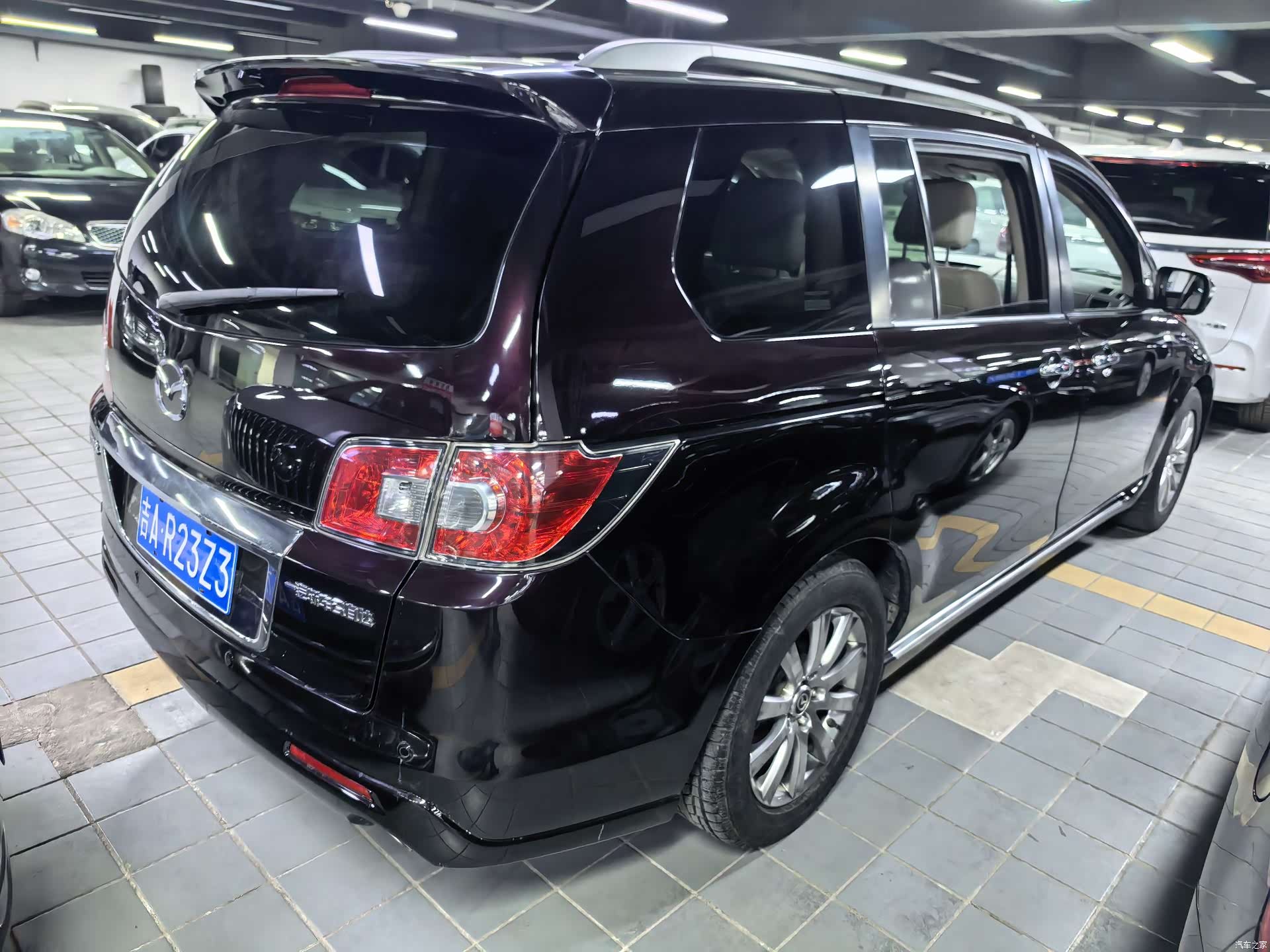 Mazda 8, 2015 4